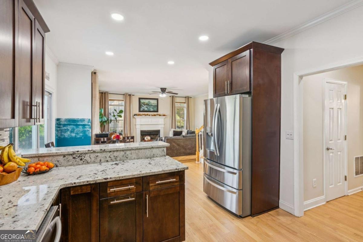 1221 FOUNTAIN HEAD Court Lawrenceville - 14