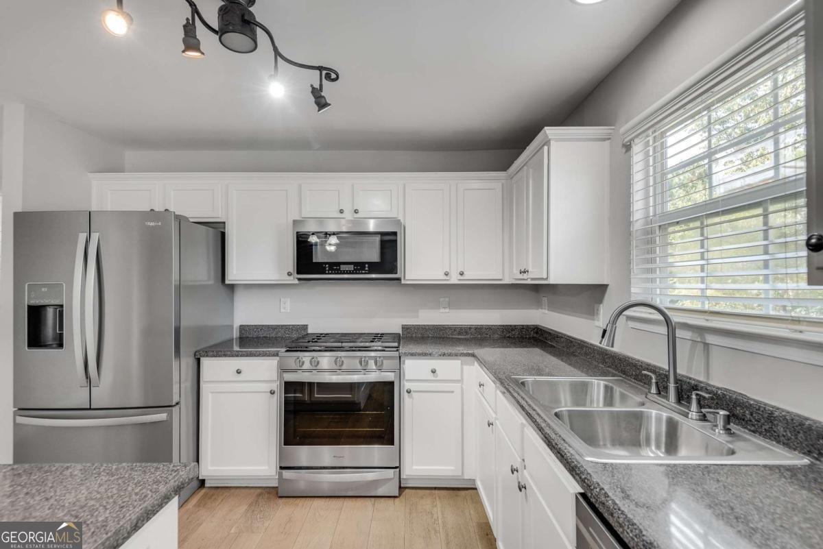 3675 Crescent Walk Lane Suwanee - 18