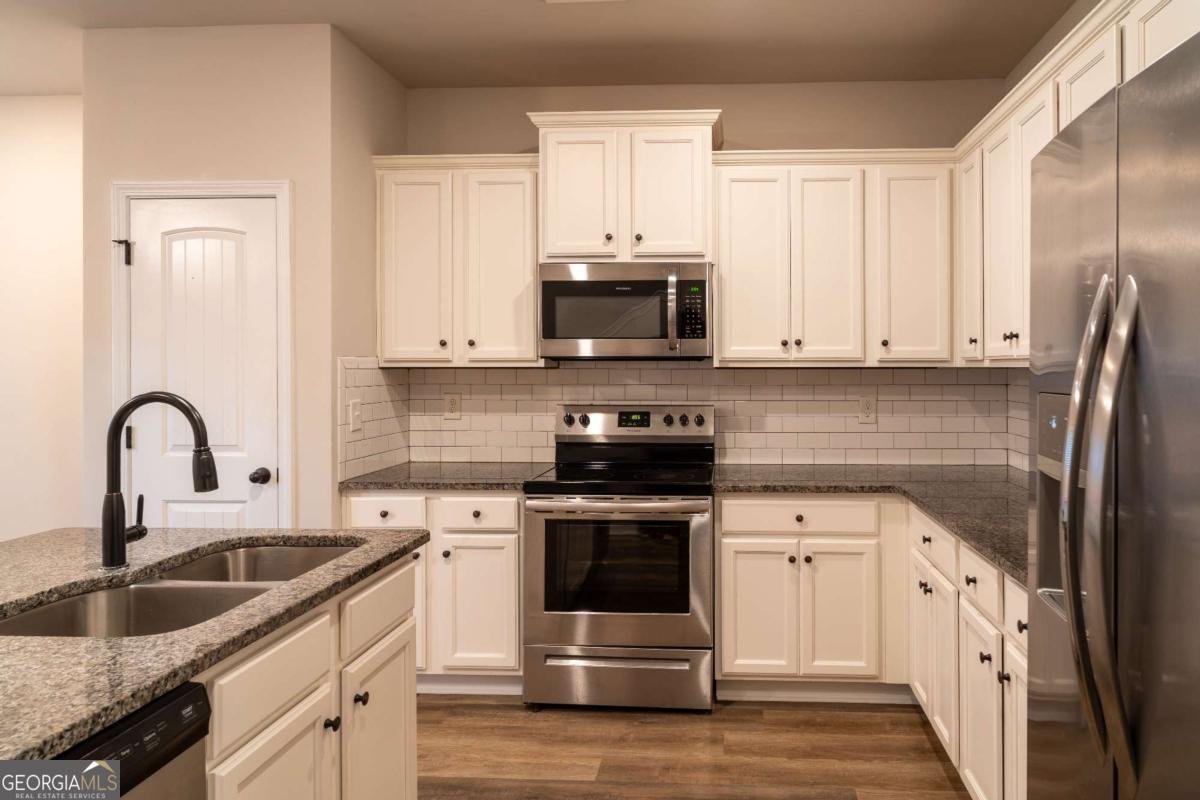 3111 Bayrose Circle East Point - 4