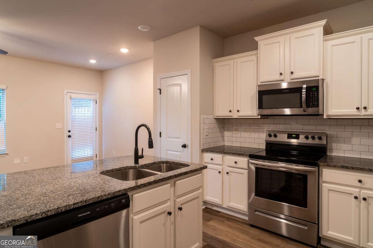 3111 Bayrose Circle East Point - 5