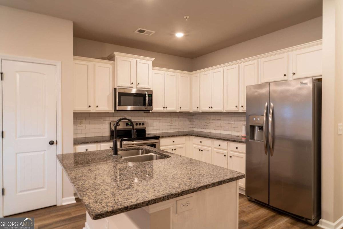 3111 Bayrose Circle East Point - 6
