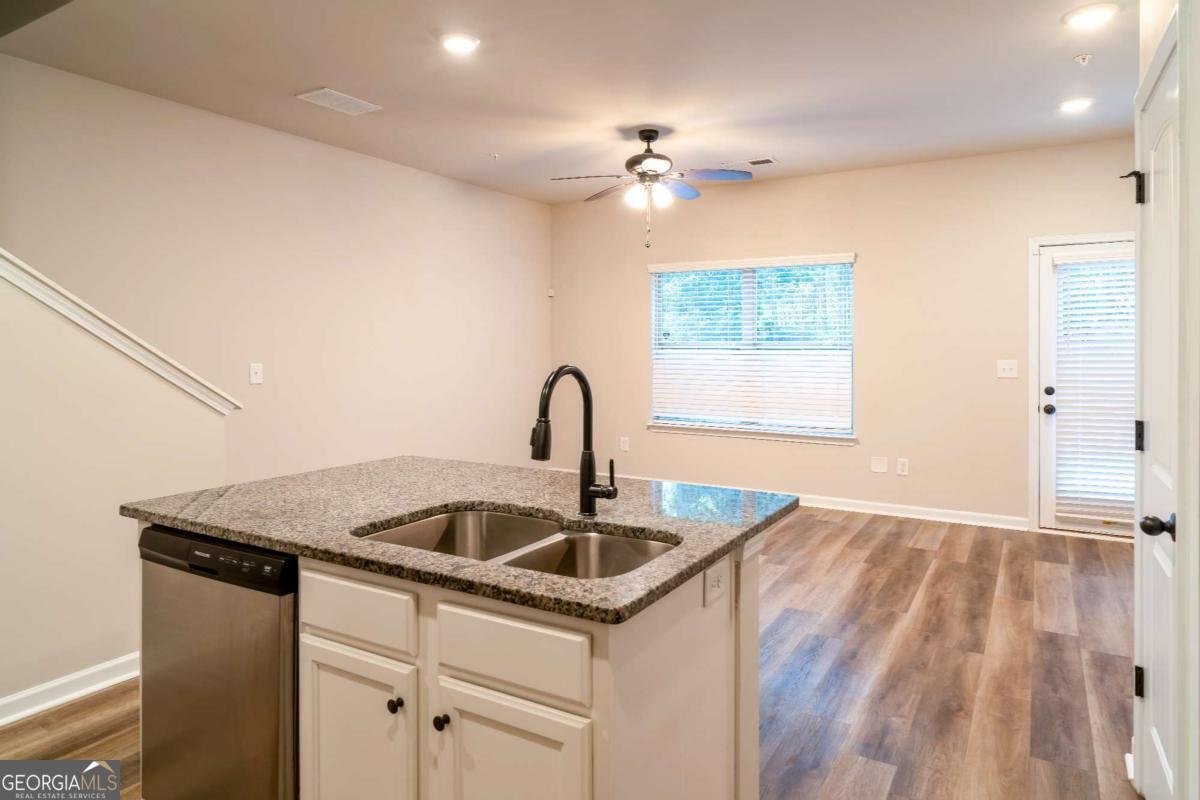 3111 Bayrose Circle East Point - 7