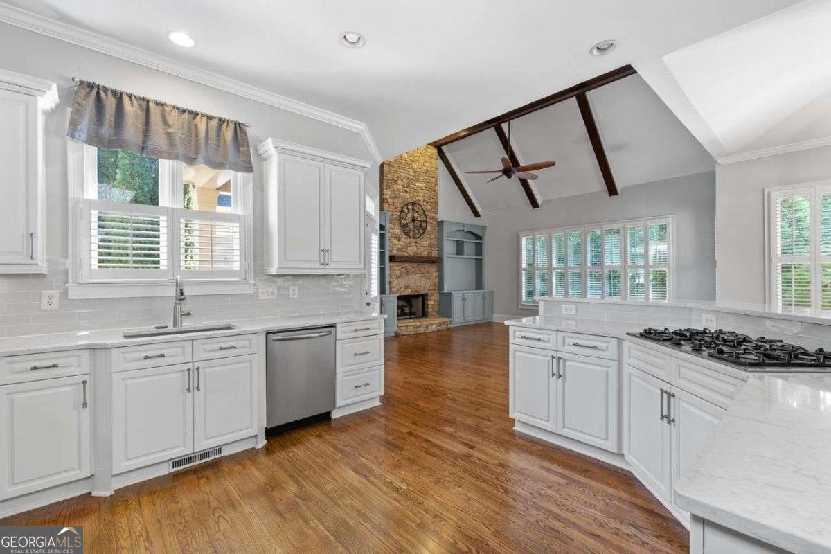 11180 WEST Road Roswell - 15