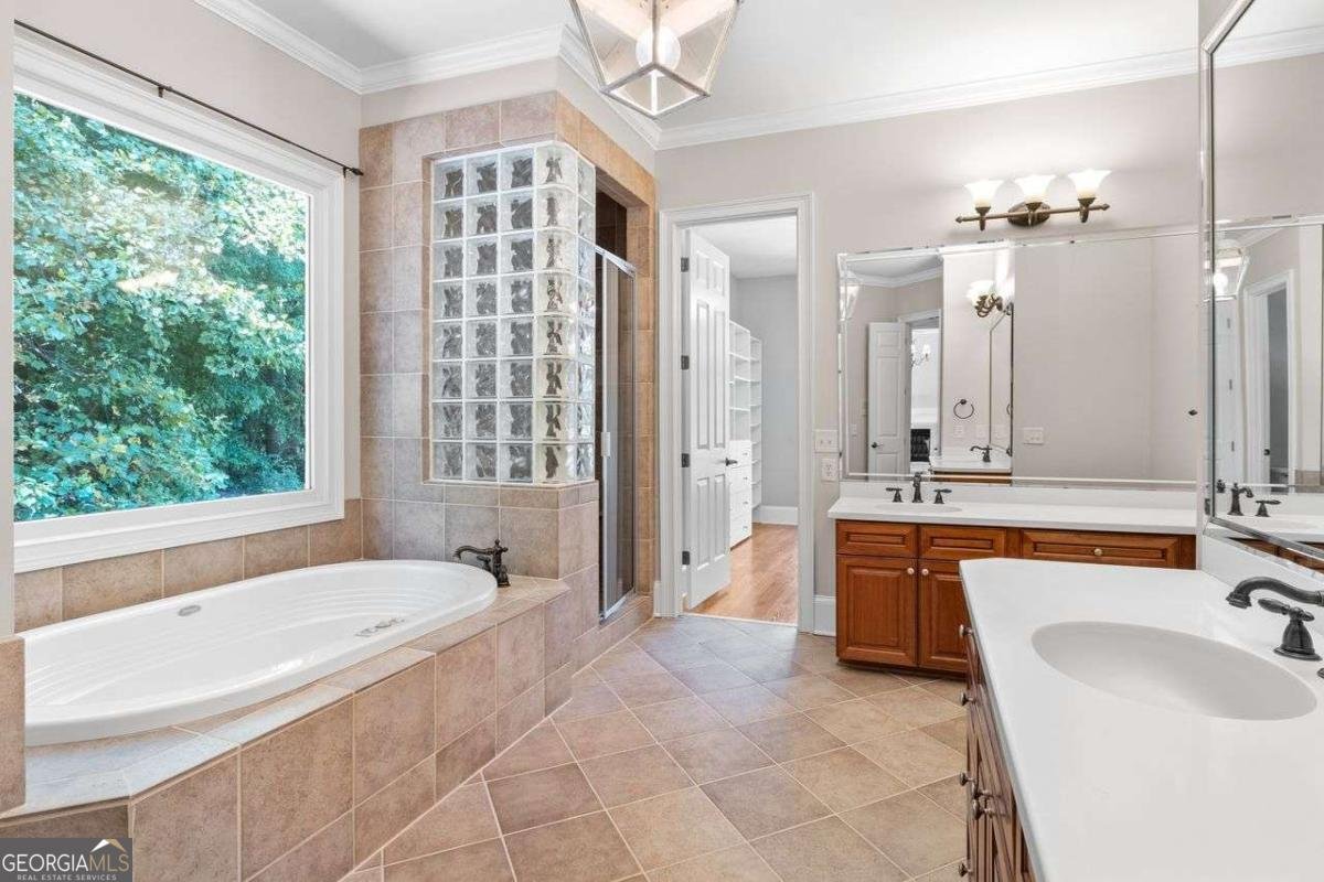11180 WEST Road Roswell - 21