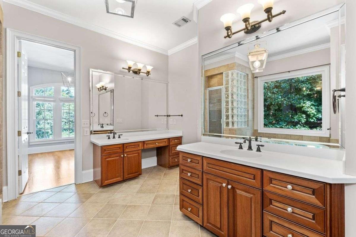11180 WEST Road Roswell - 23