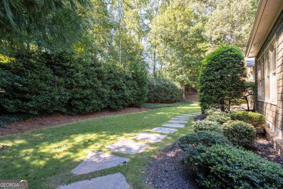 11180 WEST Road Roswell - 36