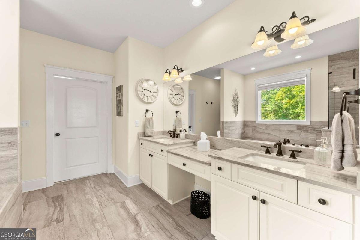 526 Orchard Drive Clarkesville - 33