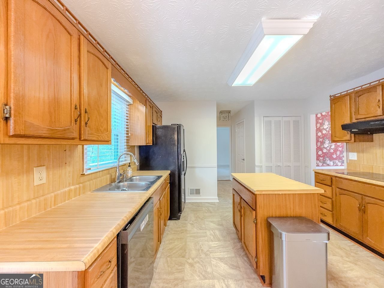 411 HUNTERS GLEN Court Lawrenceville - 11