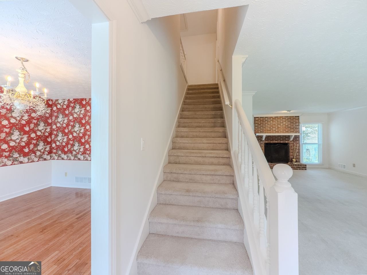 411 HUNTERS GLEN Court Lawrenceville - 16