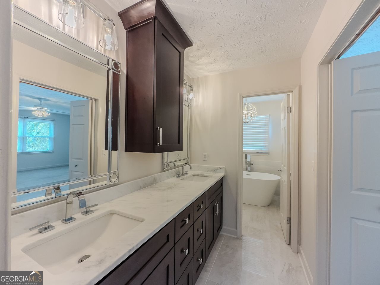 411 HUNTERS GLEN Court Lawrenceville - 20