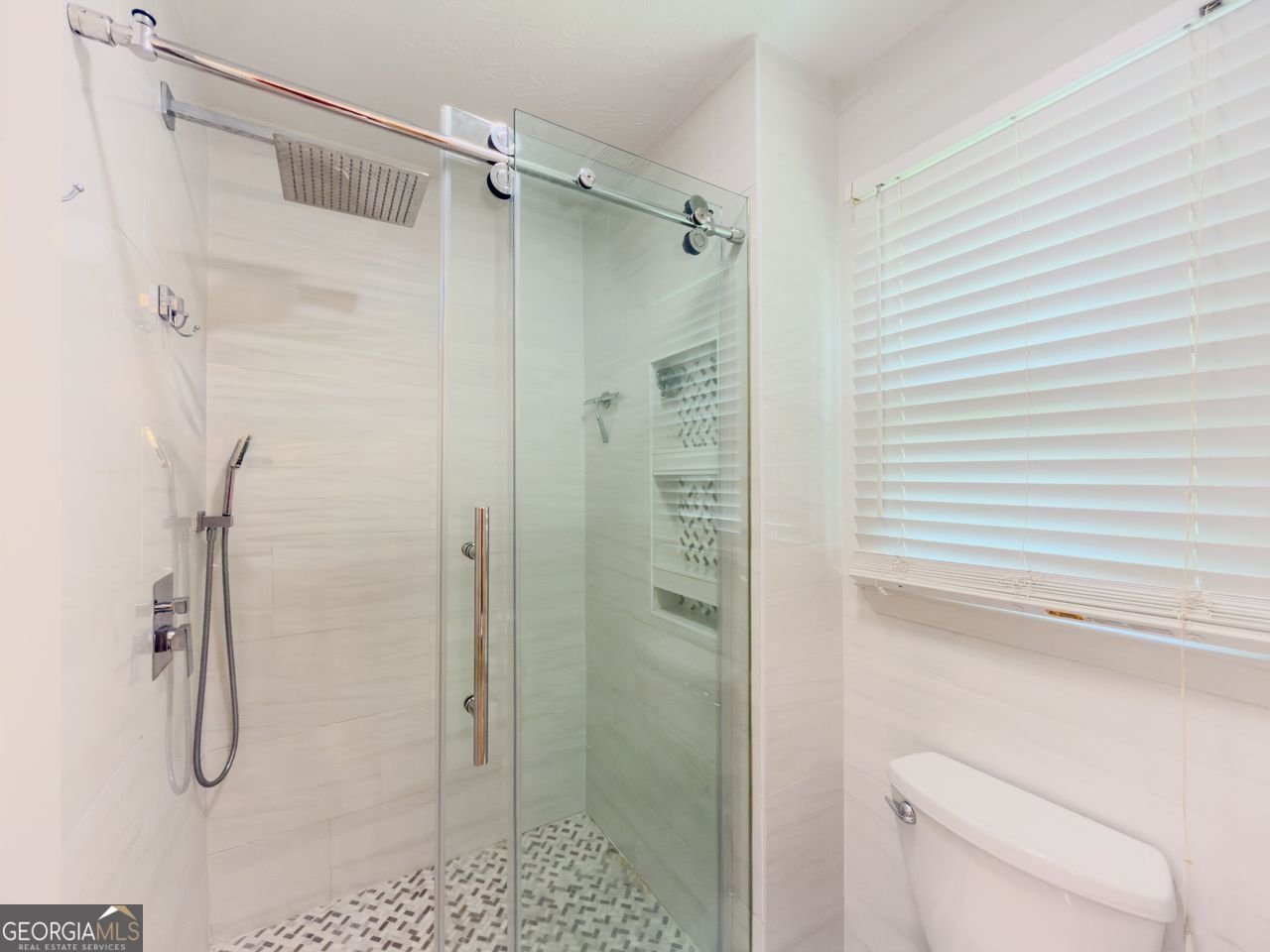 411 HUNTERS GLEN Court Lawrenceville - 23