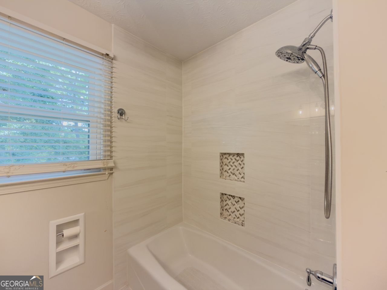 411 HUNTERS GLEN Court Lawrenceville - 29