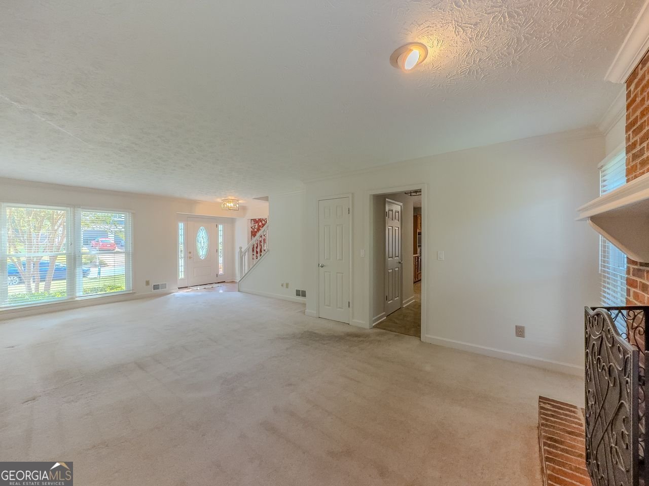 411 HUNTERS GLEN Court Lawrenceville - 5