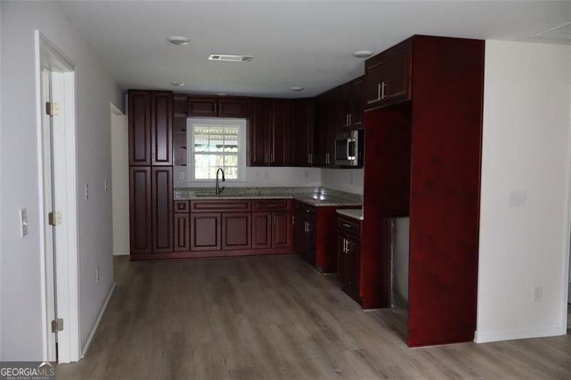 5217 LYNDALE Circle Forest Park - 12