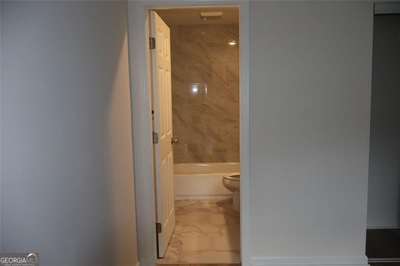 5217 LYNDALE Circle Forest Park - 26