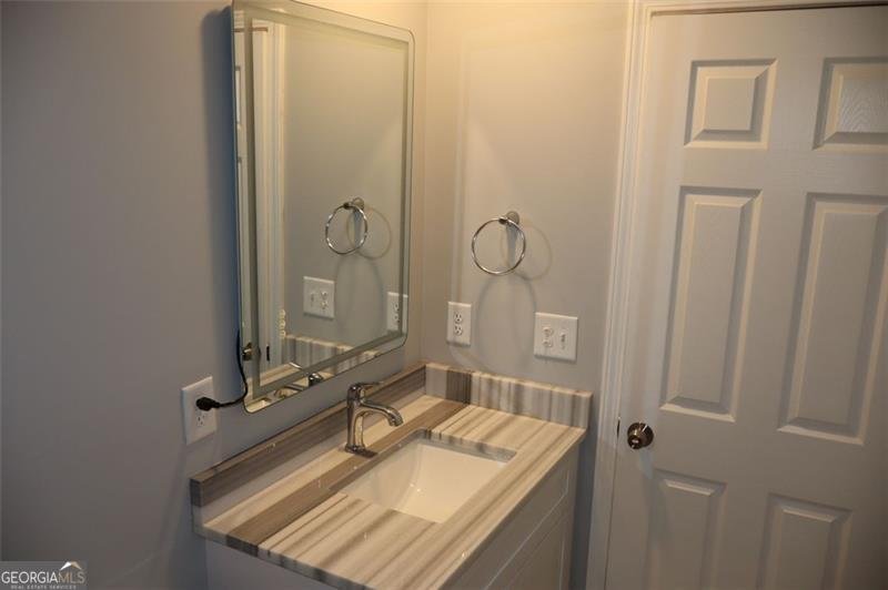 5217 LYNDALE Circle Forest Park - 31