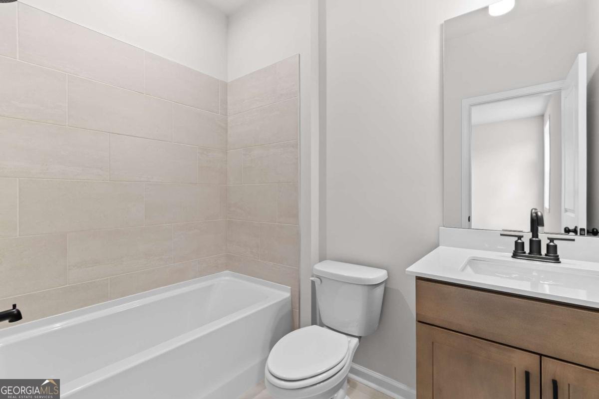 5925 Clover Terrance Cumming - 43