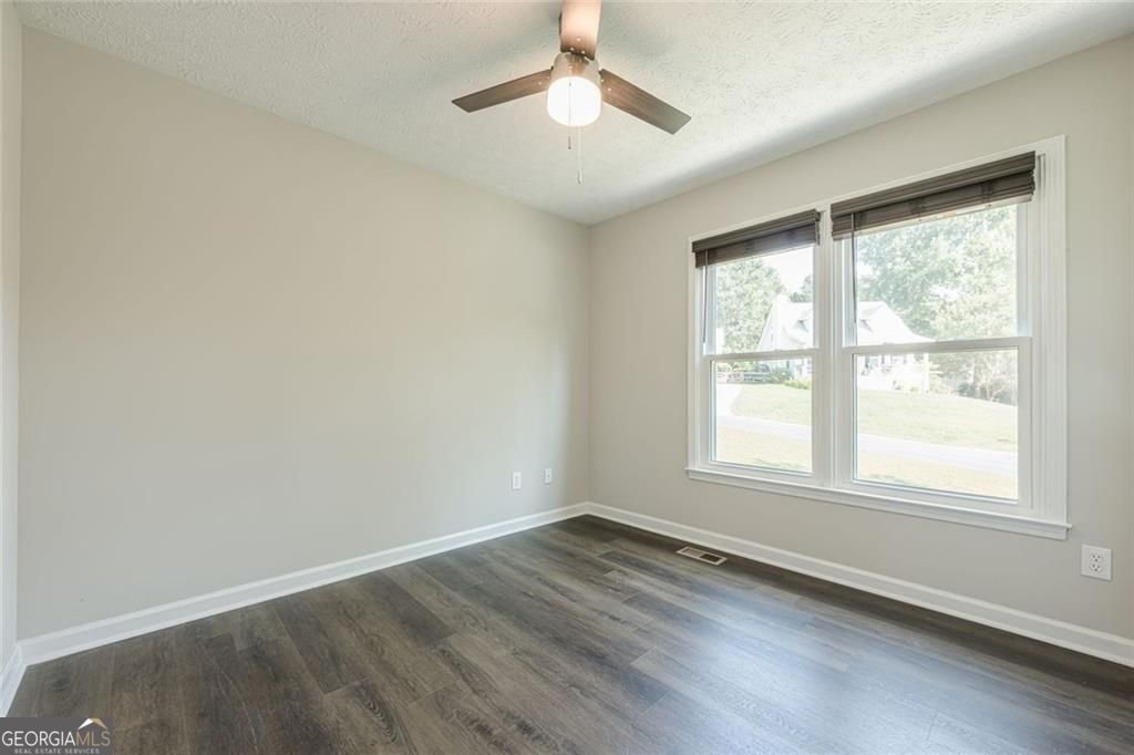 7010 Devon Drive Cumming - 27