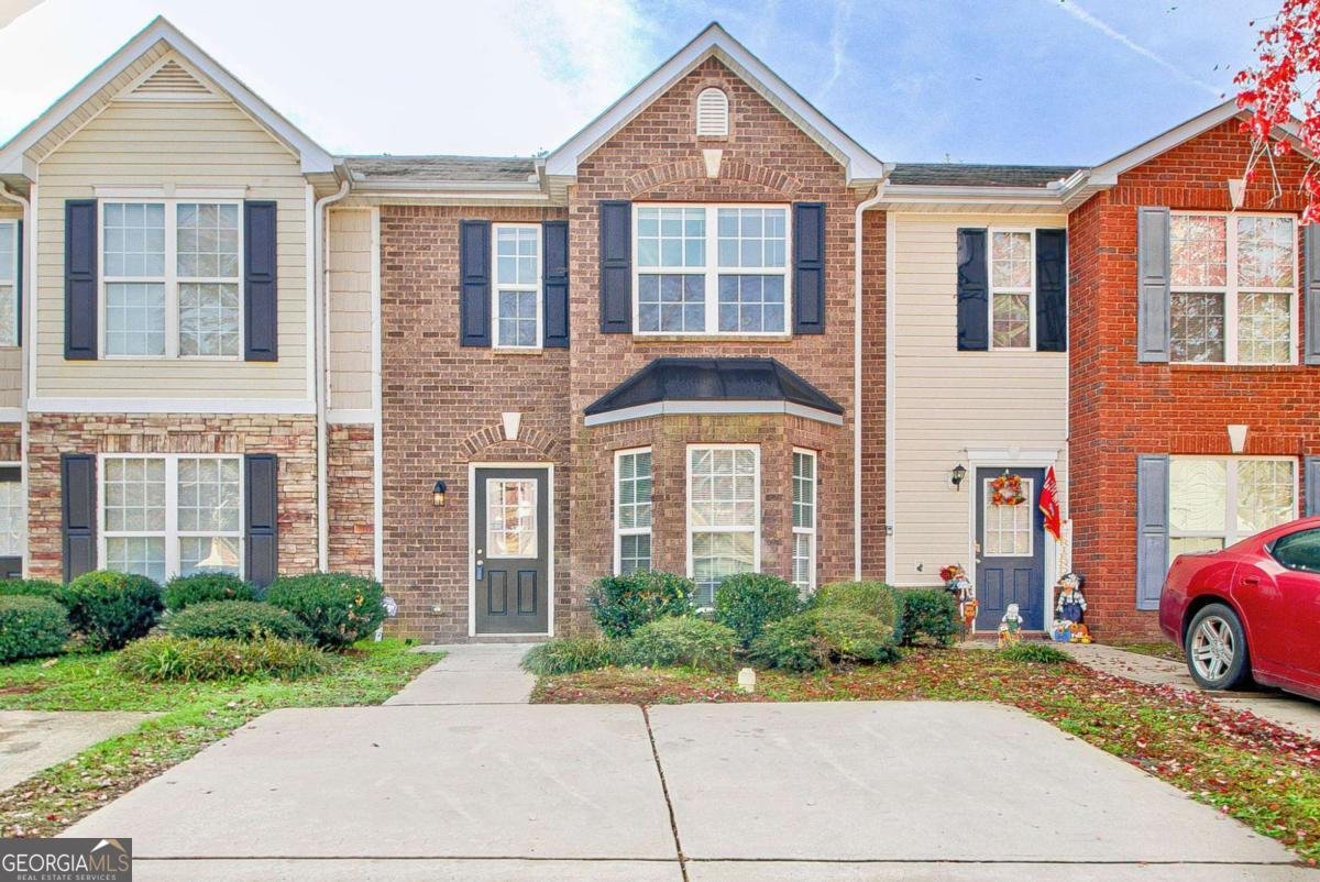 1915 Grove Way Hampton - 1