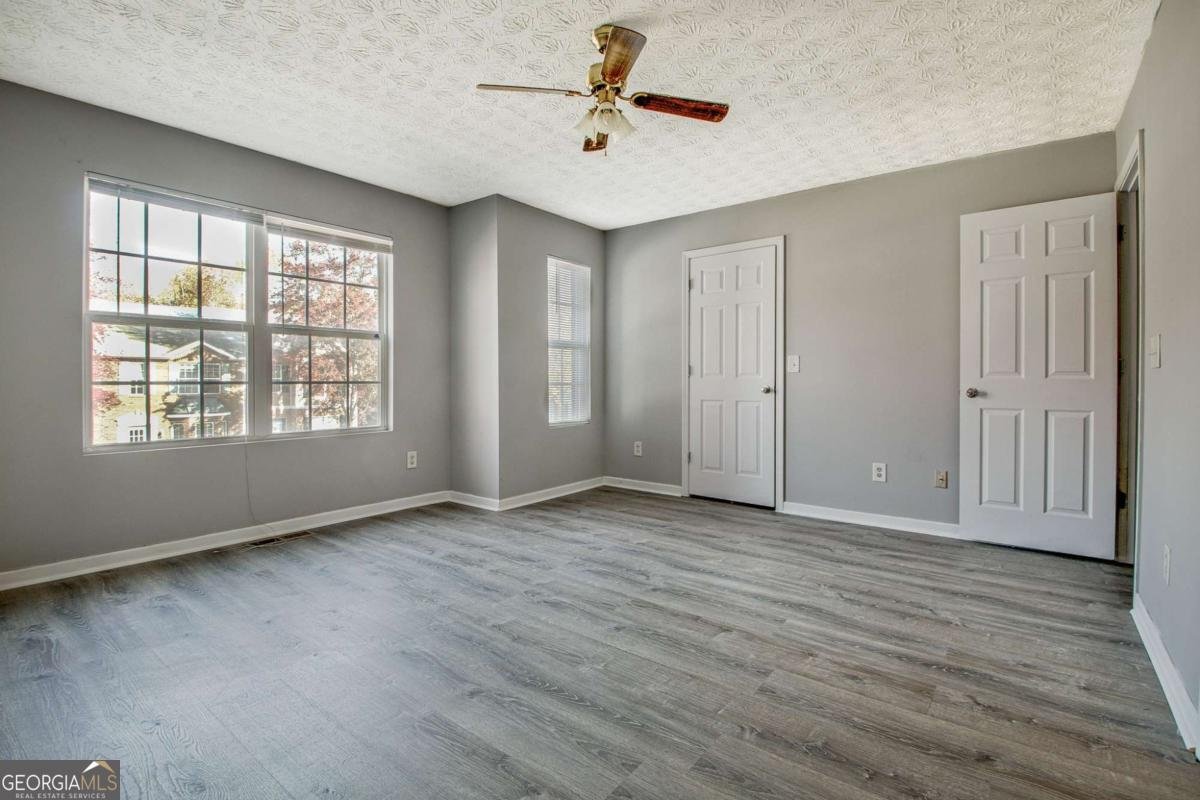 1915 Grove Way Hampton - 14