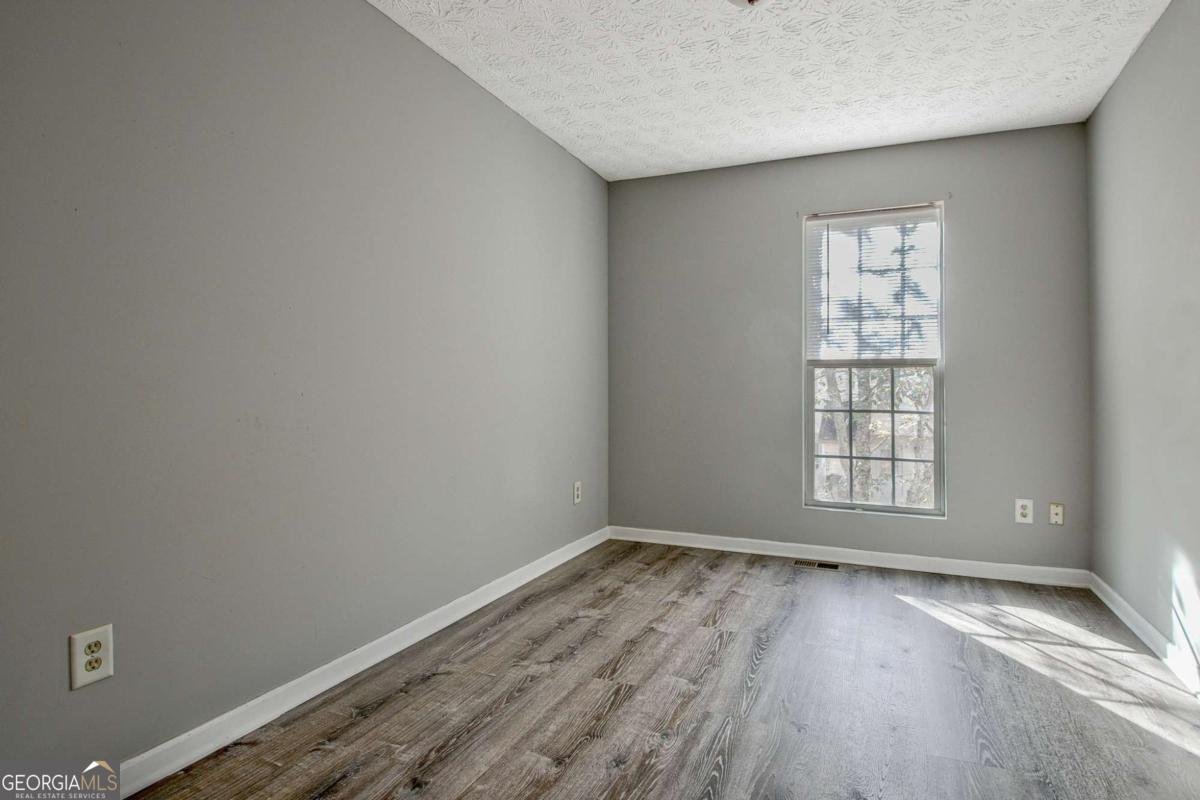 1915 Grove Way Hampton - 20
