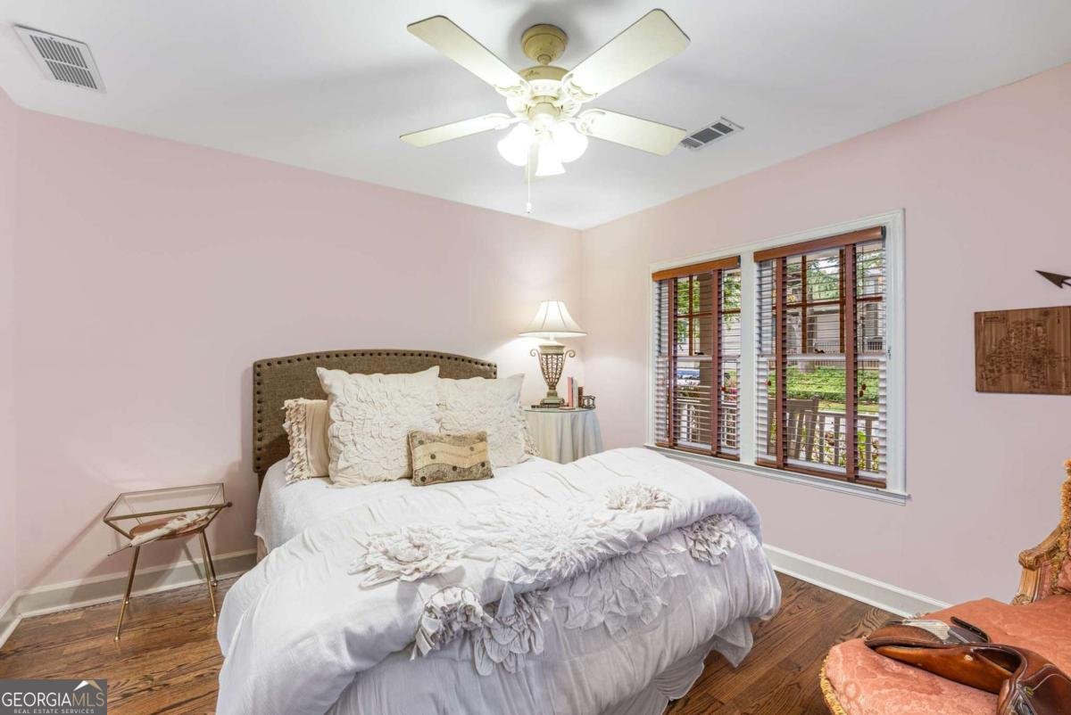 2323 SHENANDOAH Avenue Atlanta - 17