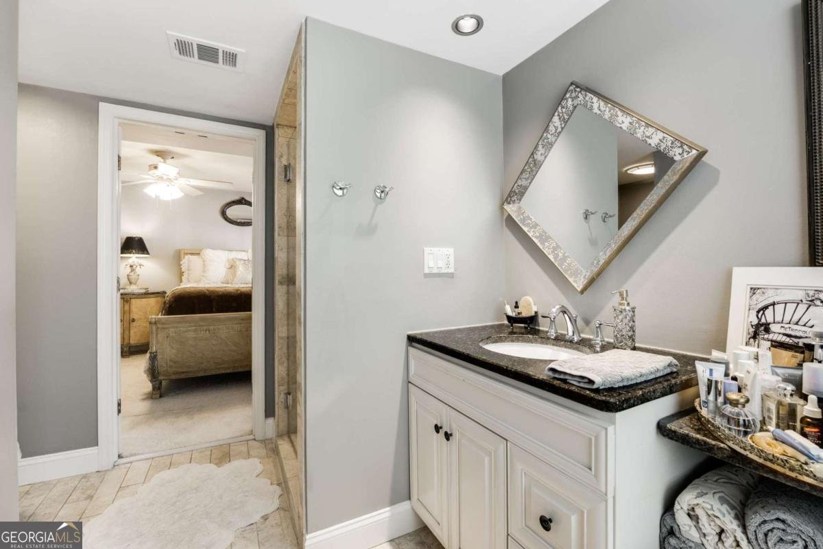 2323 SHENANDOAH Avenue Atlanta - 23