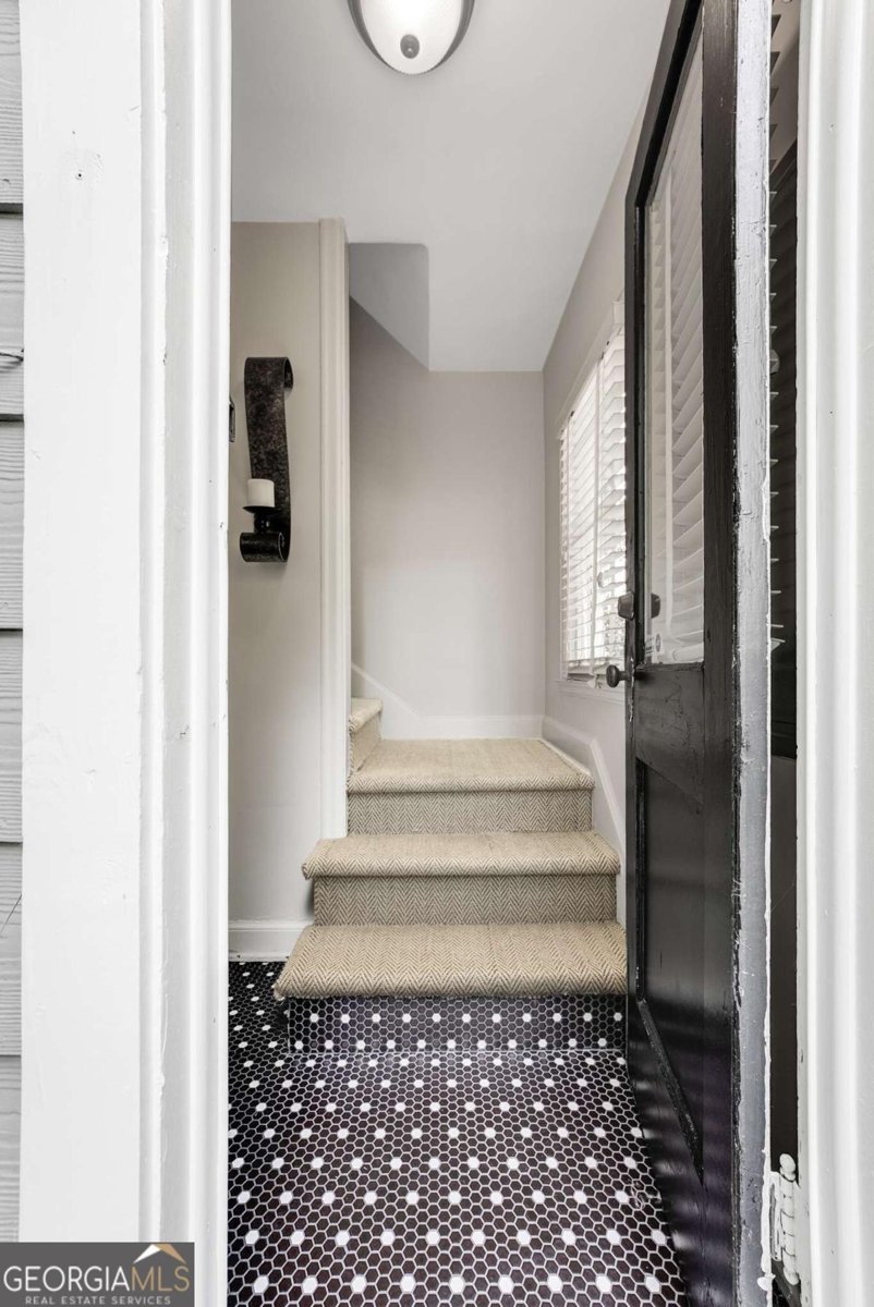 2323 SHENANDOAH Avenue Atlanta - 30