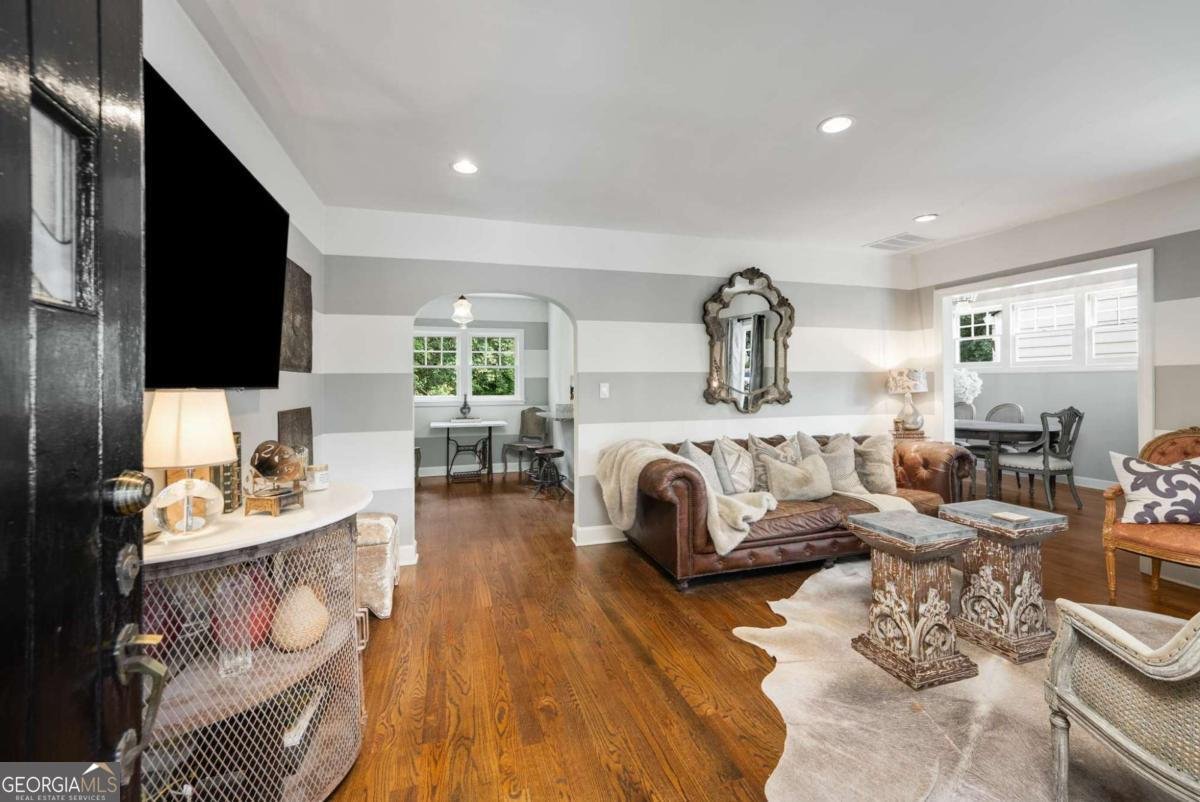 2323 SHENANDOAH Avenue Atlanta - 5
