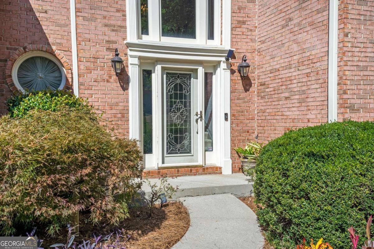 1895 OAK TREE Hollow Alpharetta - 4