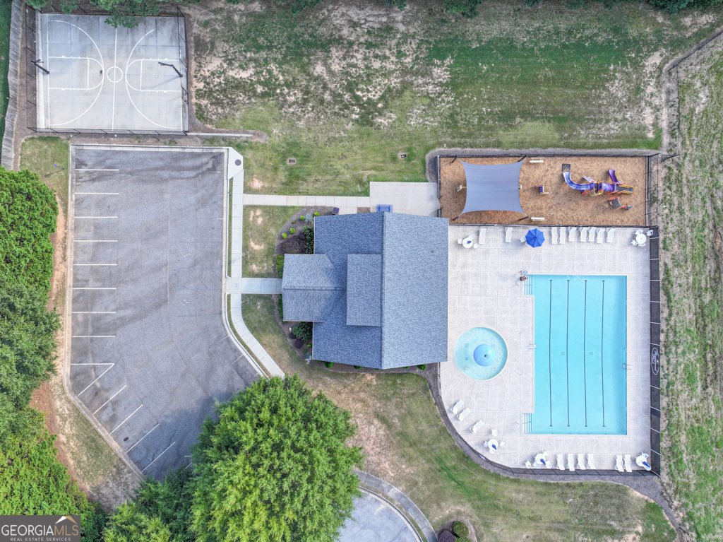 1880 Roxey Lane Winder - 64