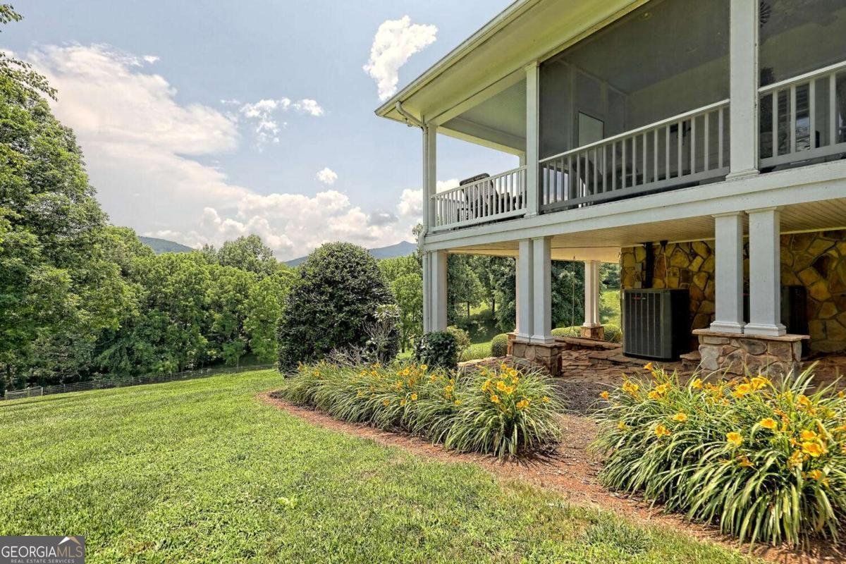 392 Hwy 66 Young Harris - 14