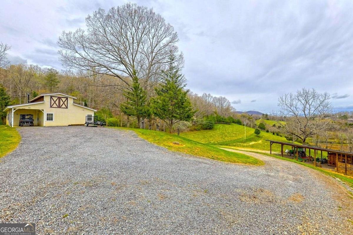 392 Hwy 66 Young Harris - 81
