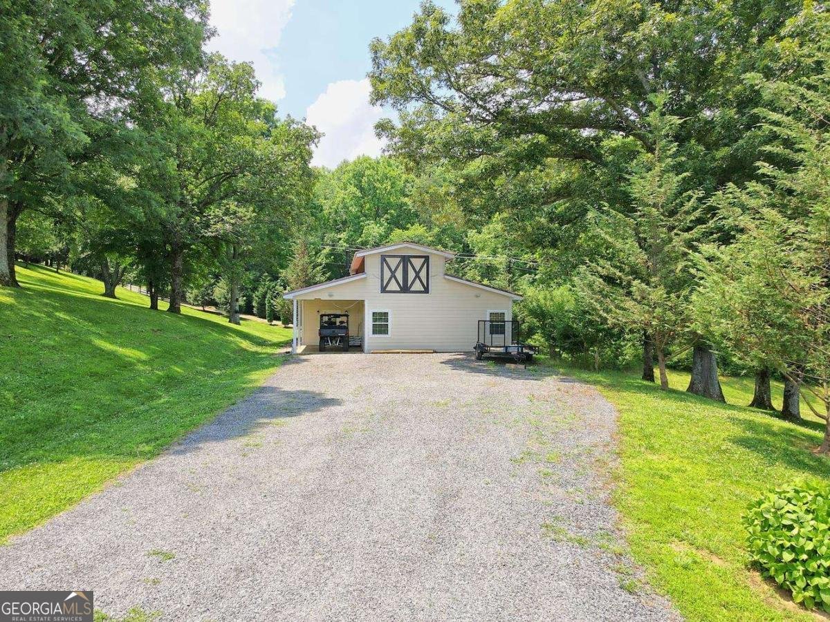 392 Hwy 66 Young Harris - 82