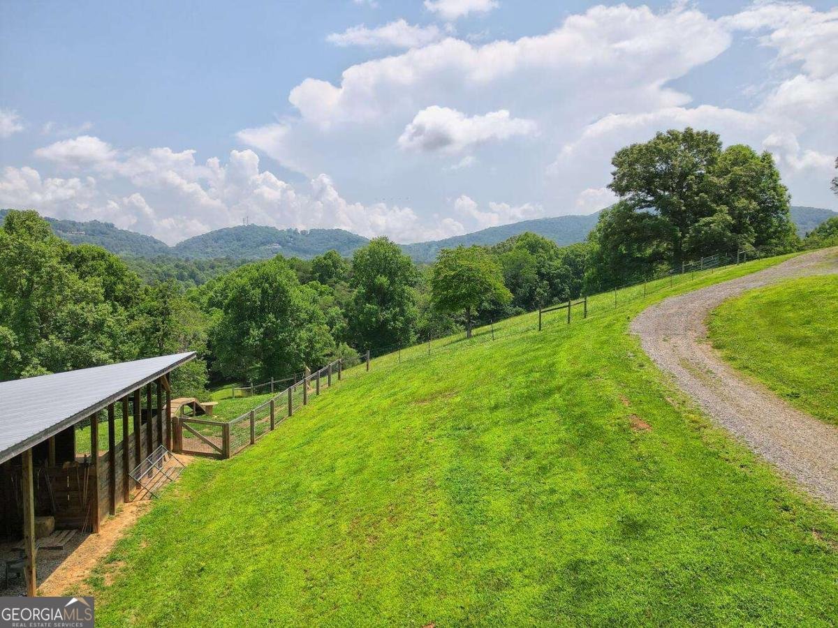392 Hwy 66 Young Harris - 84