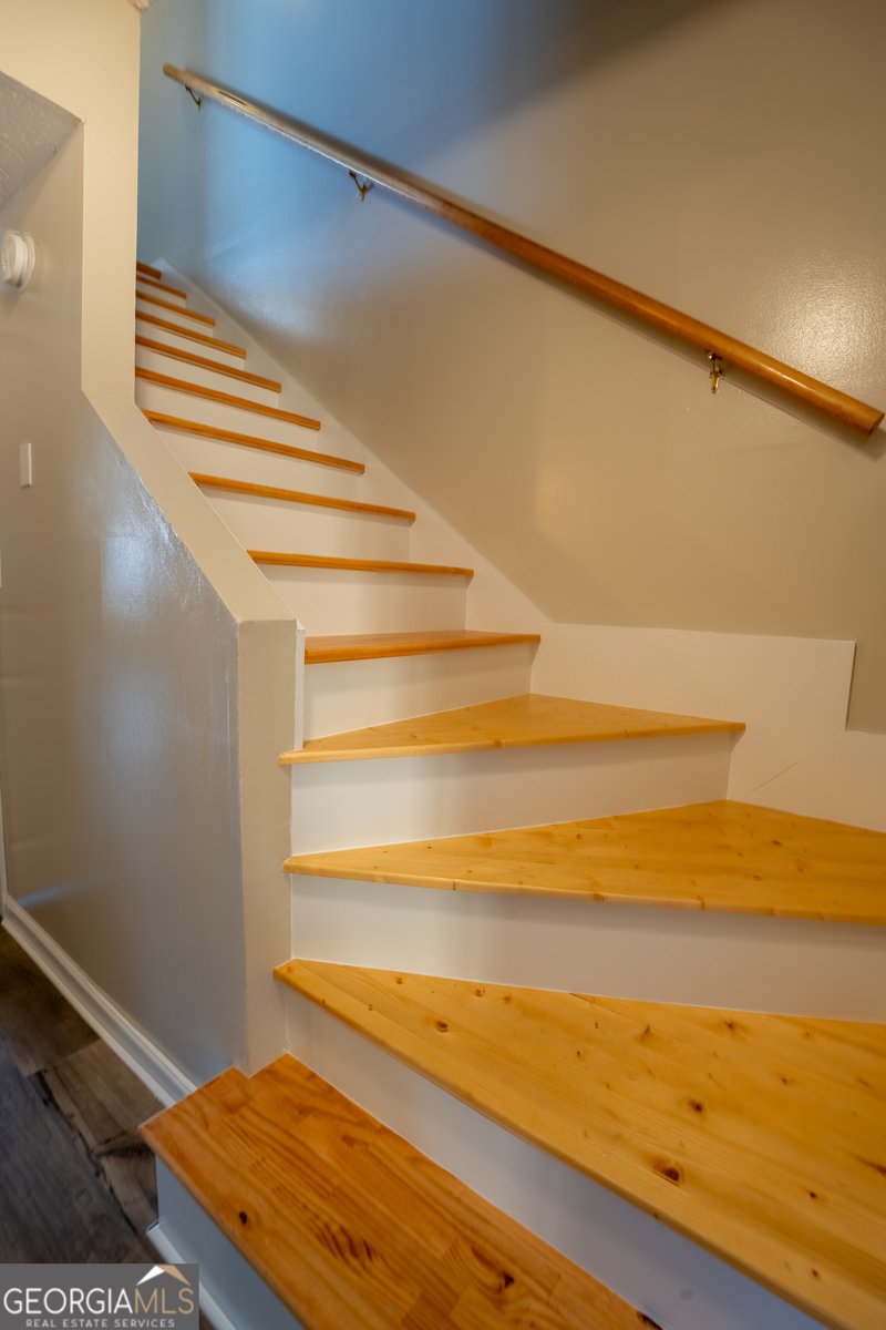 907 SIERRA Place Dalton - 11