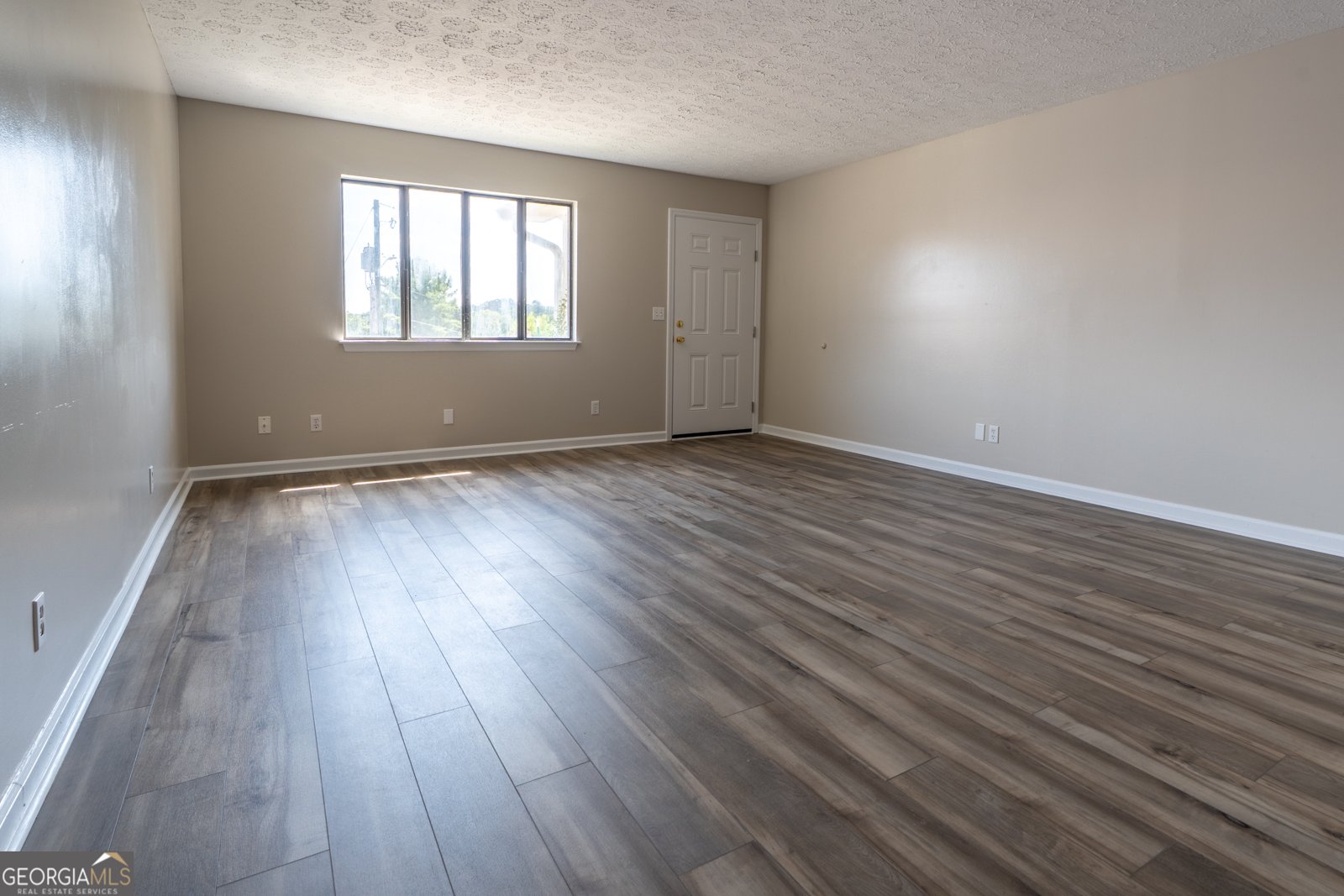 907 SIERRA Place Dalton - 4