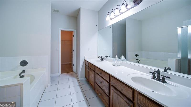1126 LAKE POINT Way Suwanee - 16