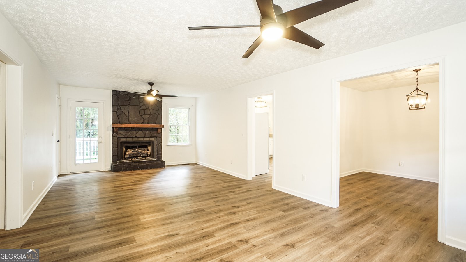 5641 Riding Woods Drive Powder Springs - 5