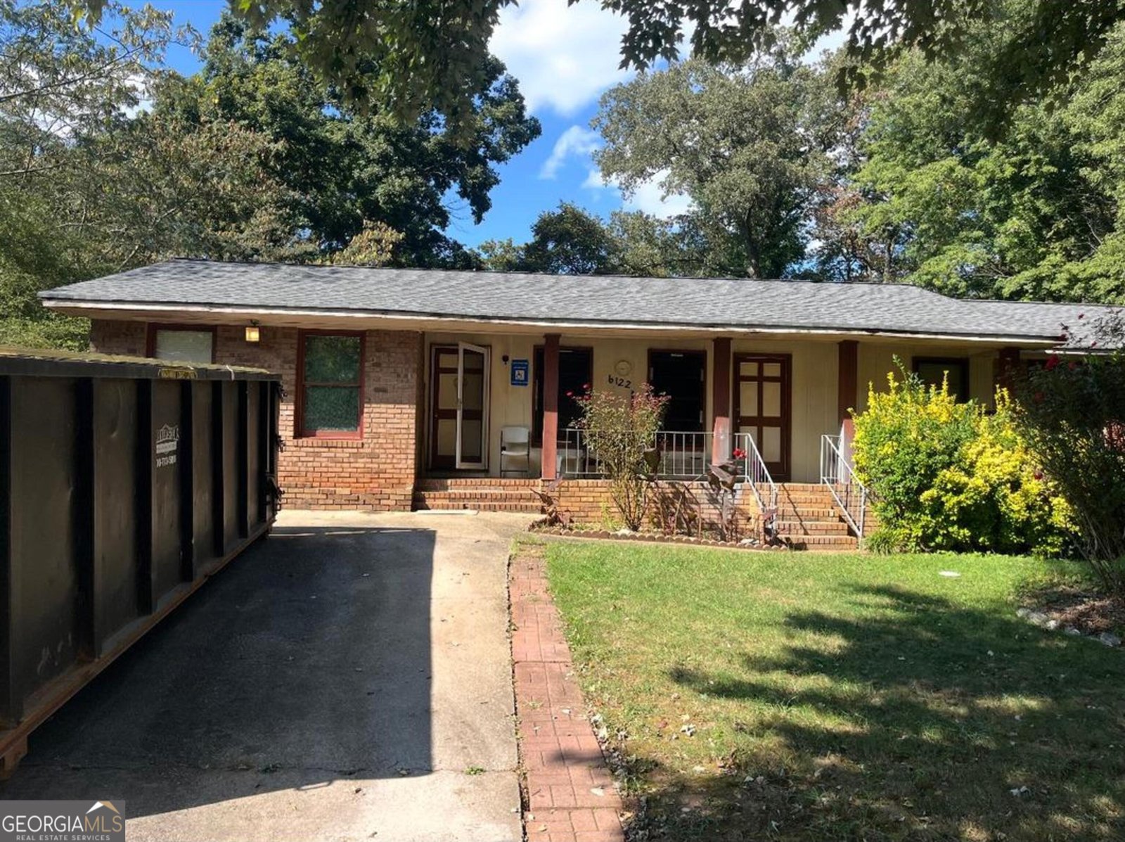 6122 Hillpine Drive Douglasville - 1