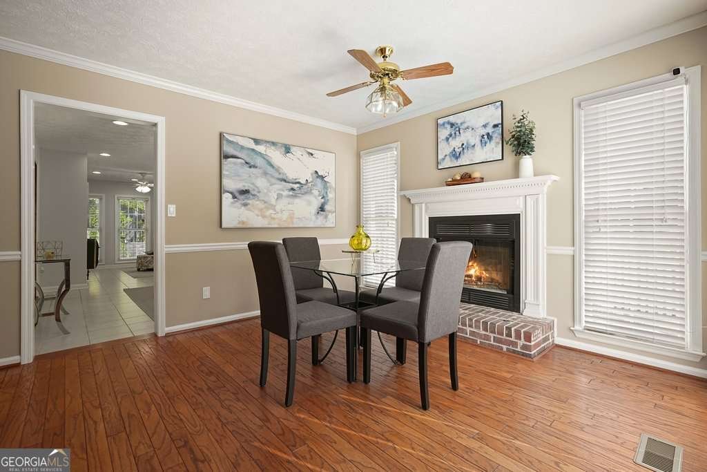 4937 Willow Creek Drive Woodstock - 2
