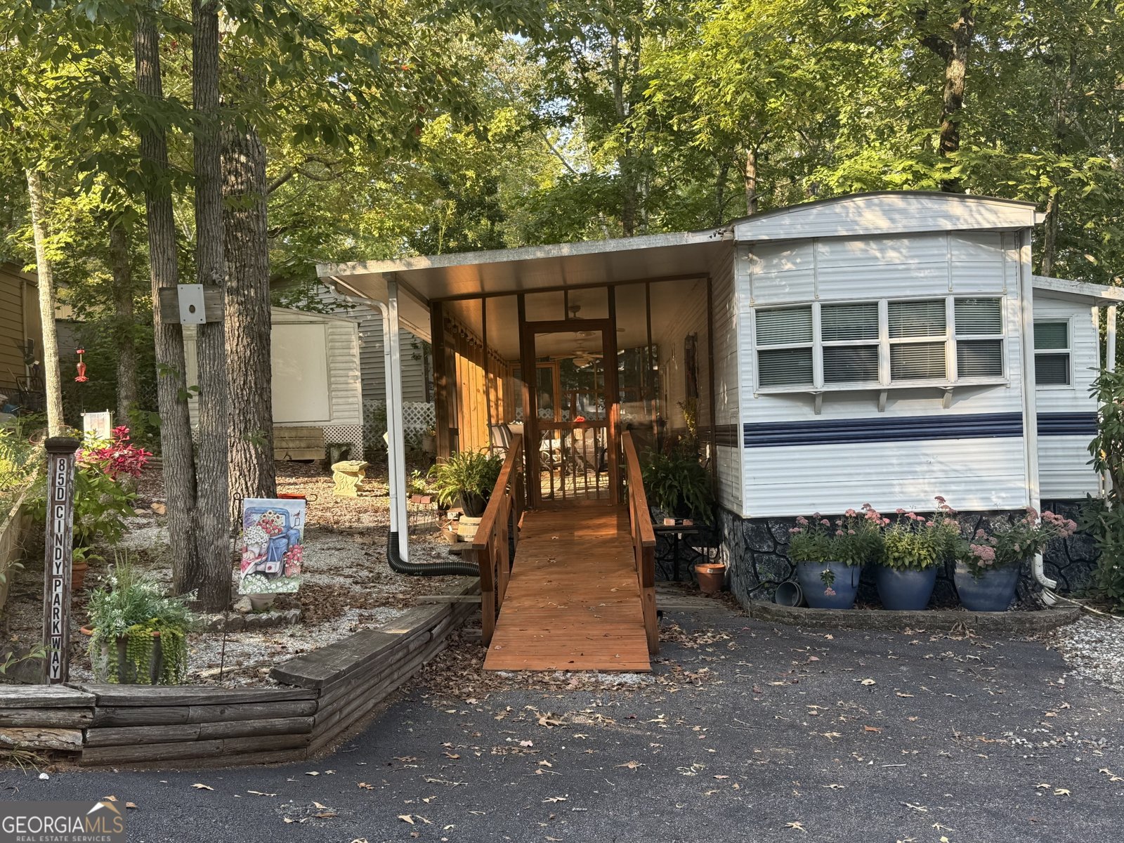 143 Cindy Parkway Cleveland - 1