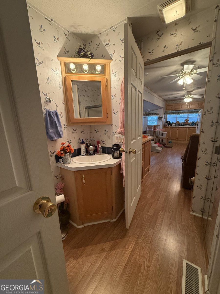143 Cindy Parkway Cleveland - 17