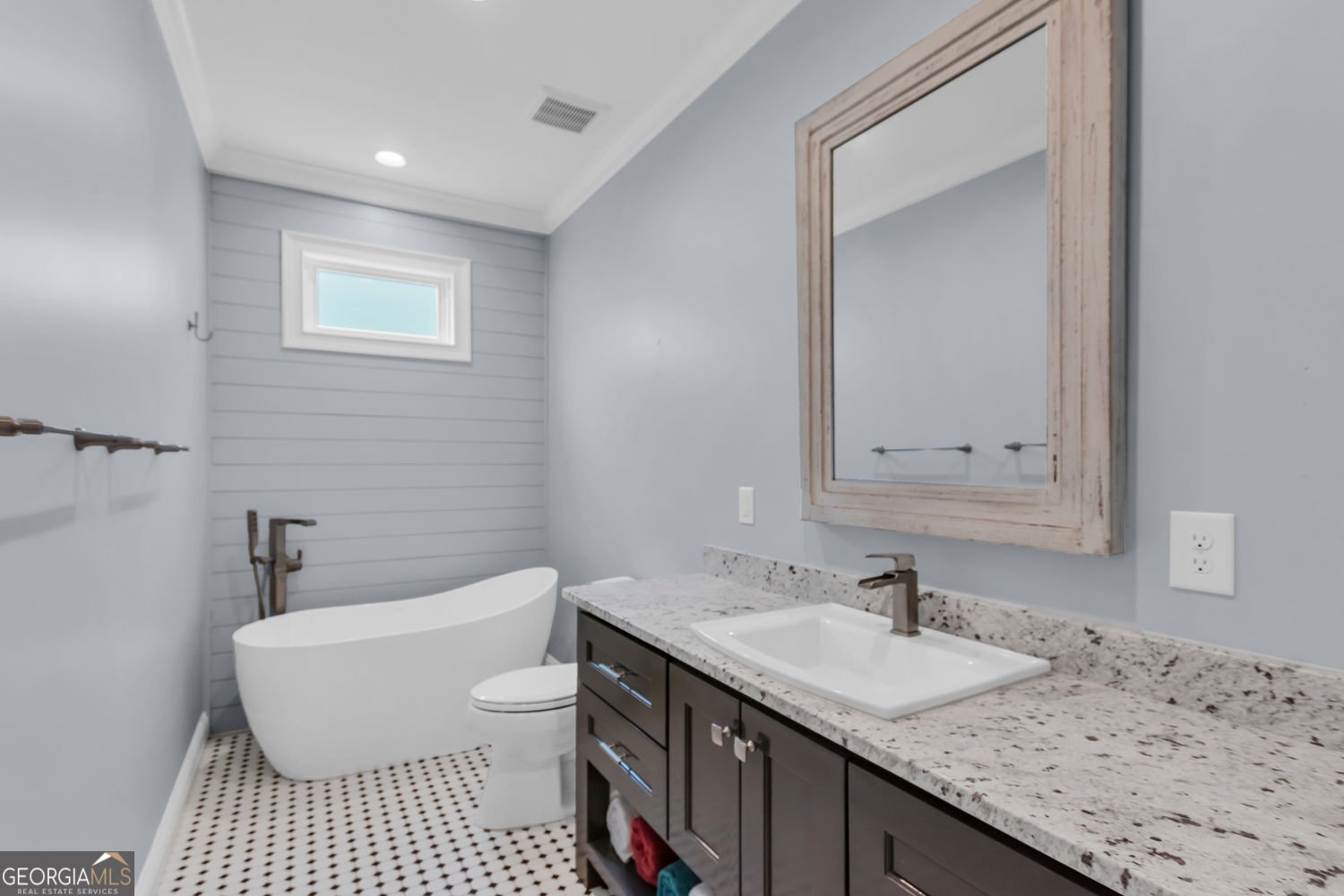135 Village Drive Clarkesville - 29