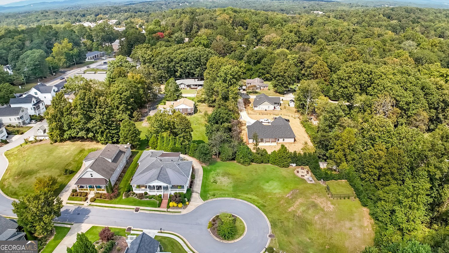 135 Village Drive Clarkesville - 39