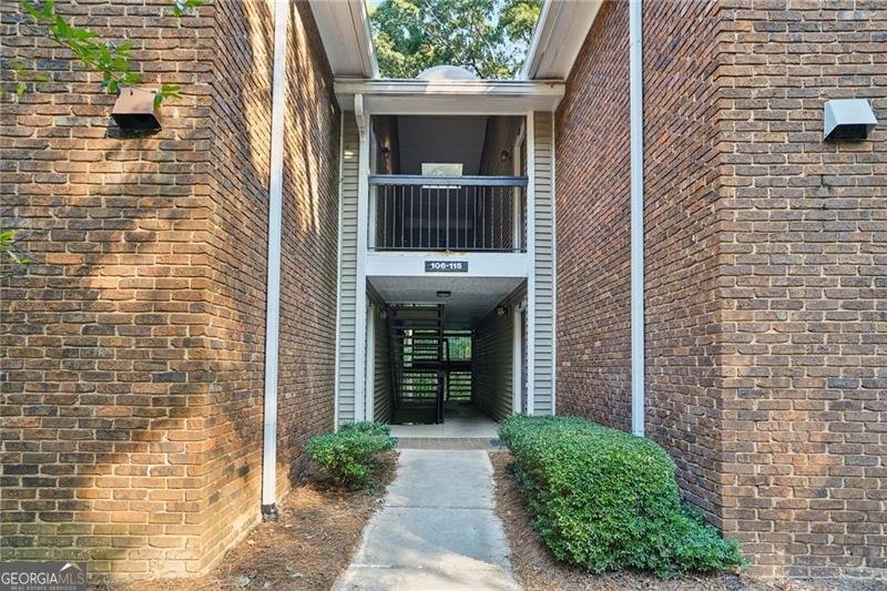 112 Barrington Hills Drive Atlanta - main photo