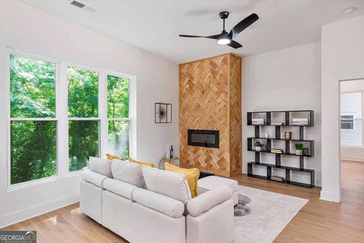 977 Fleetwood Circle Atlanta - 1