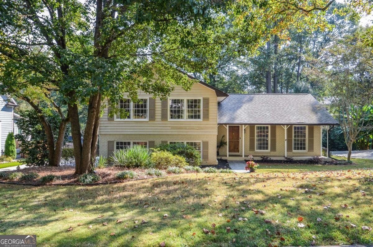 881 Huntington Way Lilburn - 1
