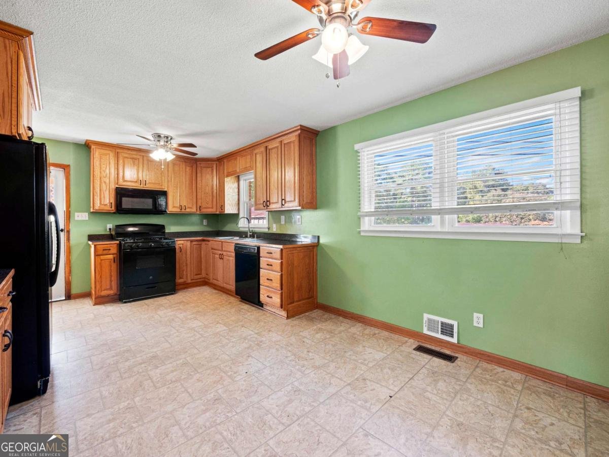 372 Hilltop Way Toccoa - 6