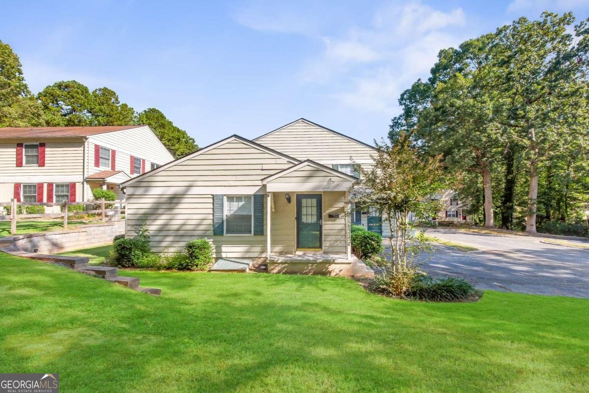 1382 Old Coach Road Marietta - 1